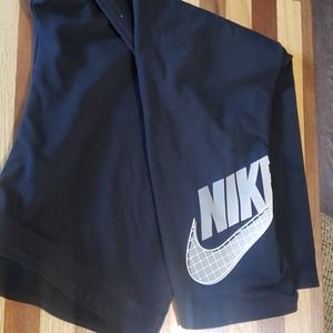 Nike crop leggings/capris